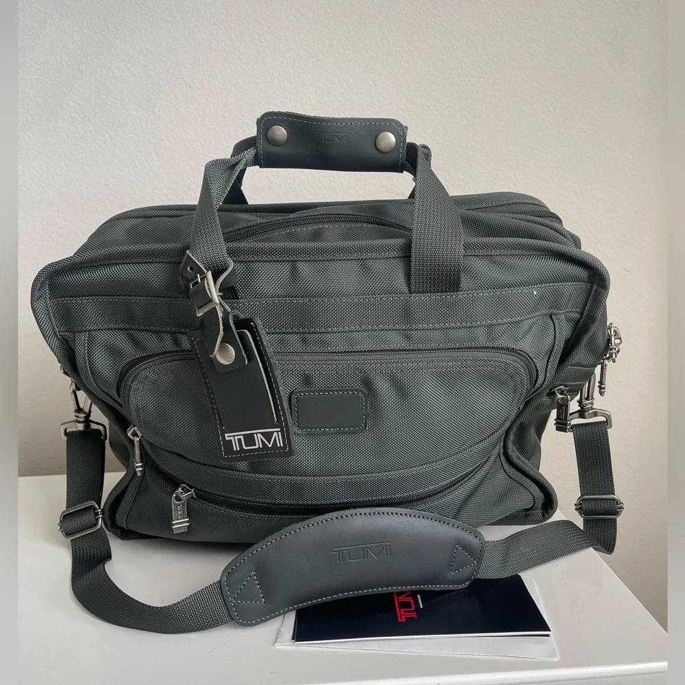 Tumi Deluxe Travel Bag Army Green NWOT
